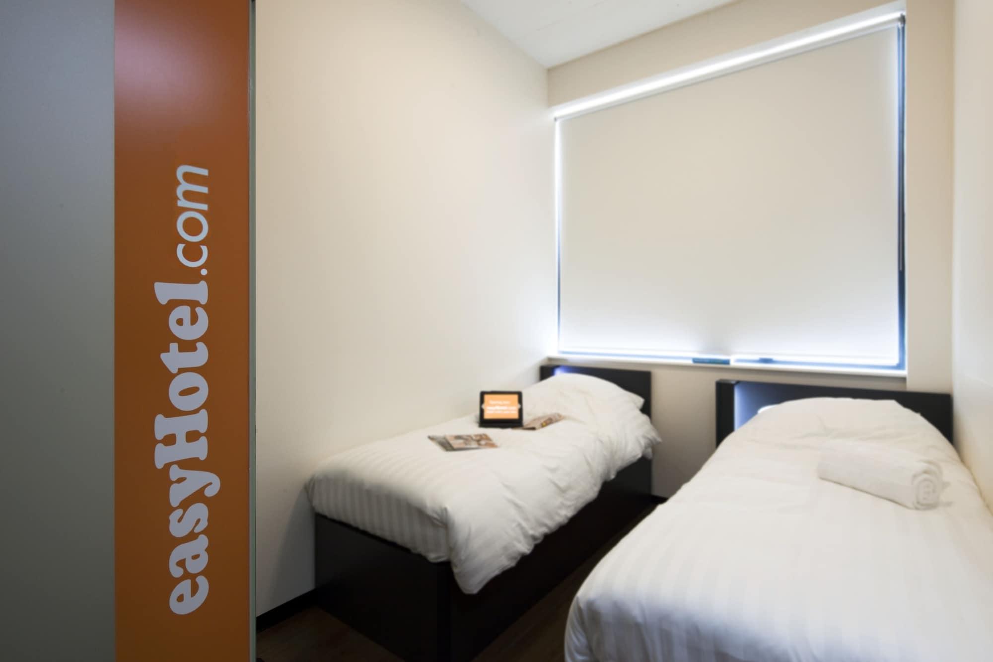 Easyhotel Amsterdam City Centre South Exterior photo