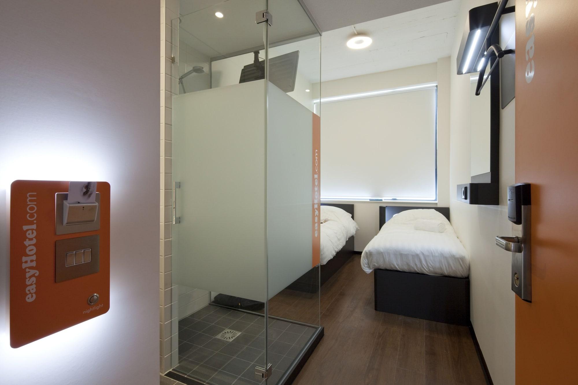 Easyhotel Amsterdam City Centre South Exterior photo