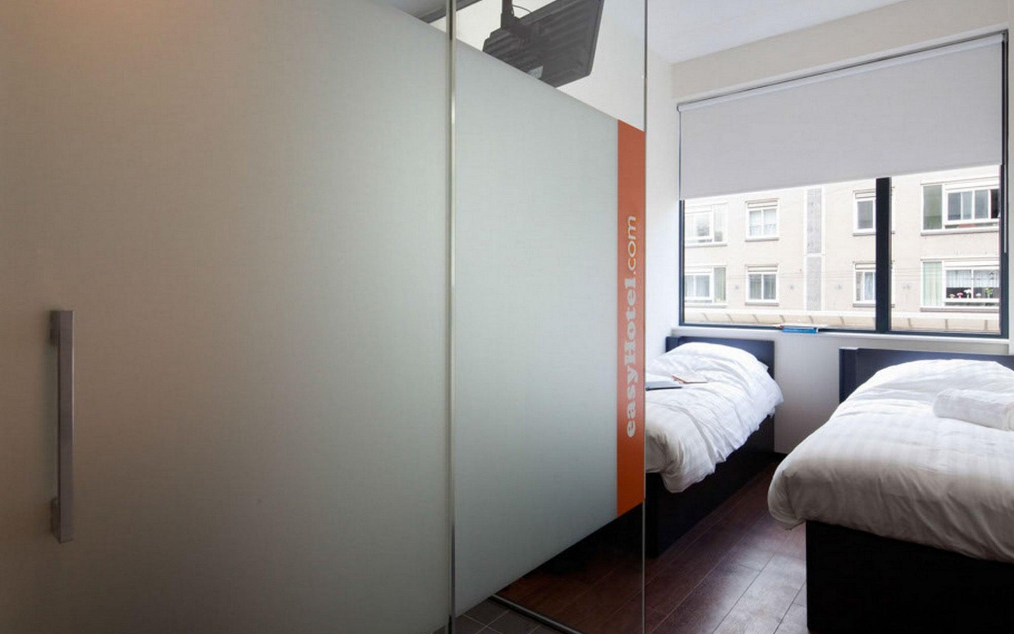 Easyhotel Amsterdam City Centre South Exterior photo