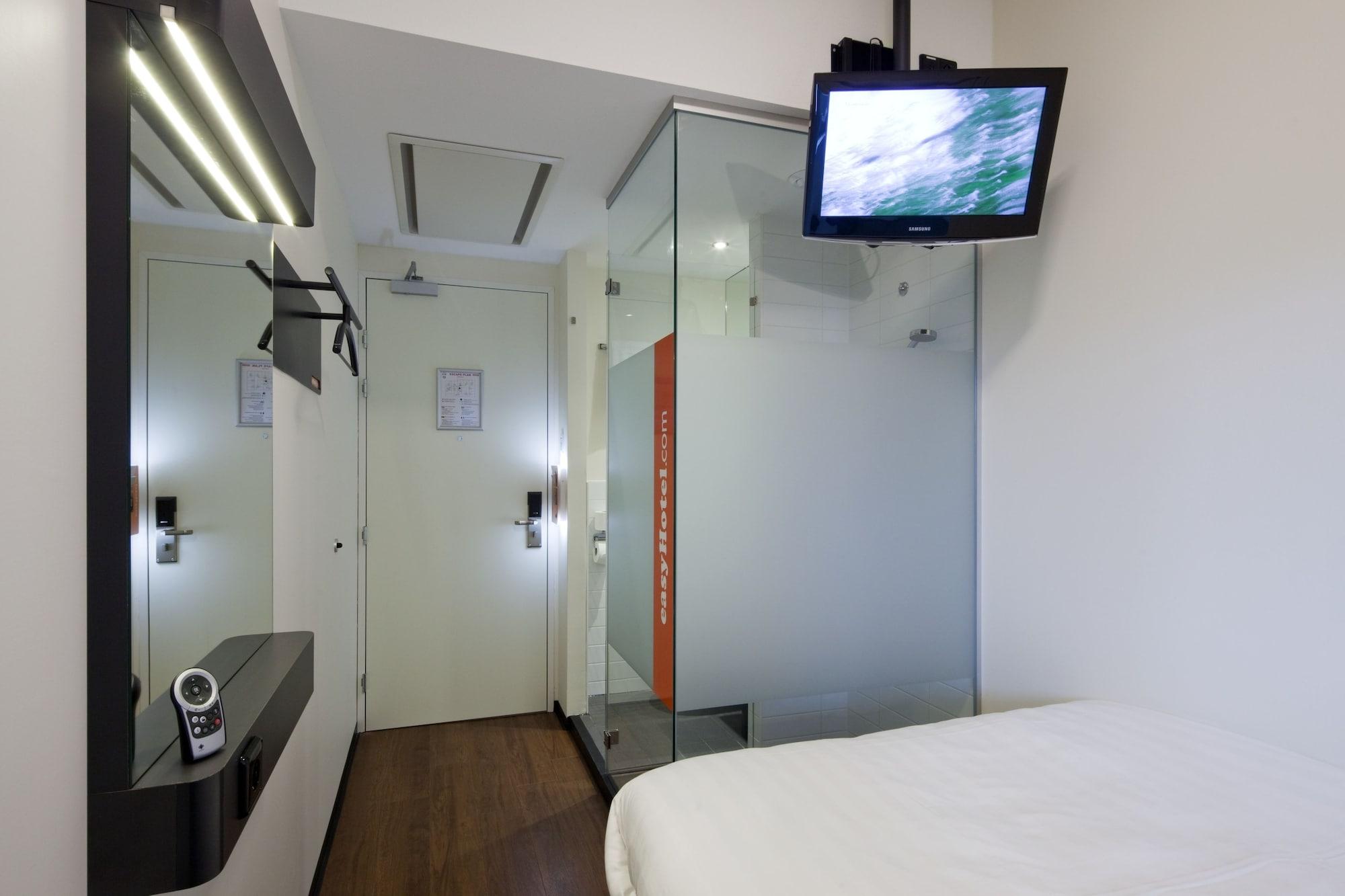 Easyhotel Amsterdam City Centre South Exterior photo