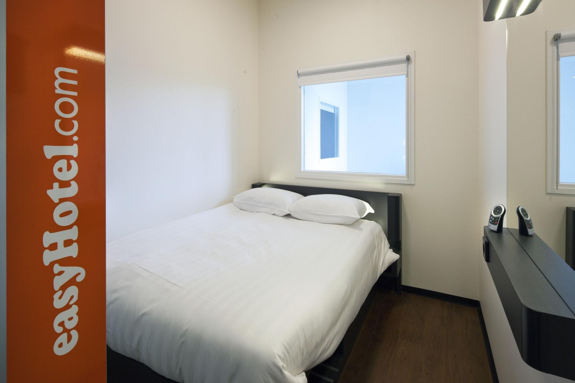 Easyhotel Amsterdam City Centre South Exterior photo