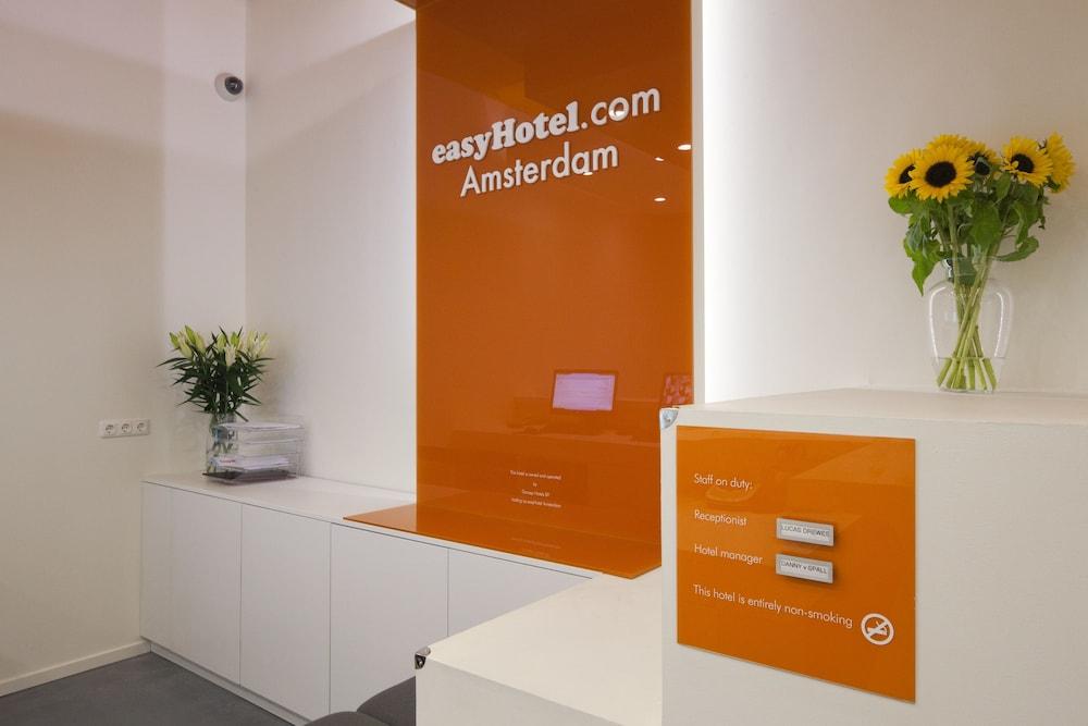 Easyhotel Amsterdam City Centre South Exterior photo